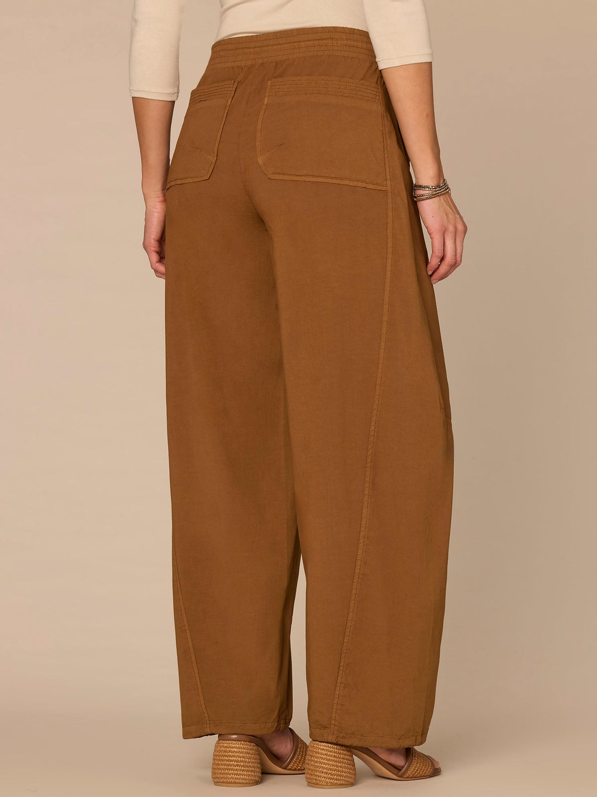 "Ab"leisure Skyrise Cinched Waist Toggle Hem Petite Jogger Pants